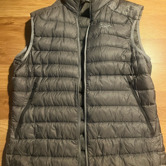 Arc'teryx Jackets & Blazers - Arc'teryx Charcoal Quilted Vest